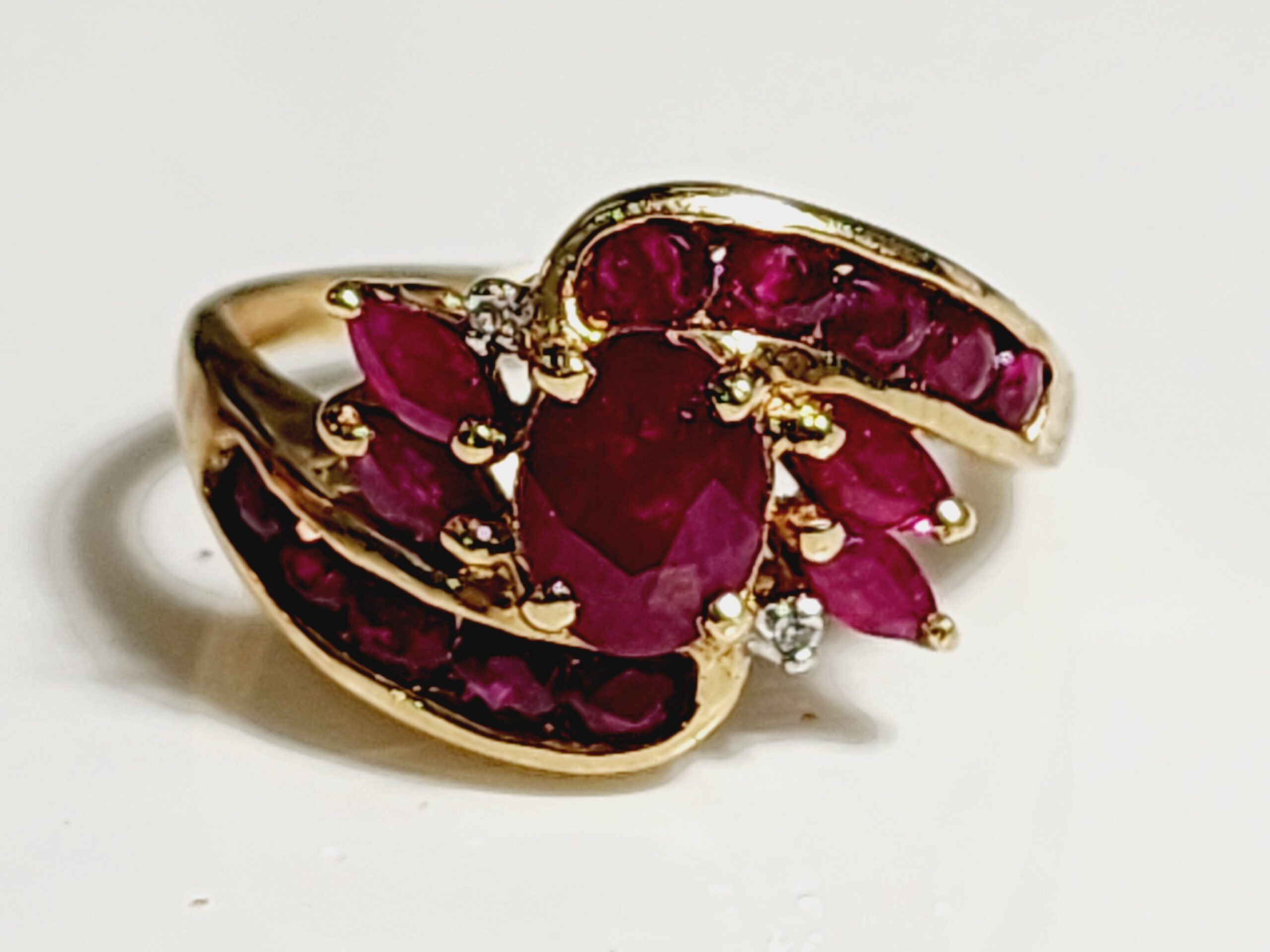 10KT Yellow Gold Ruby Cluster Diamond Ring Size 7
